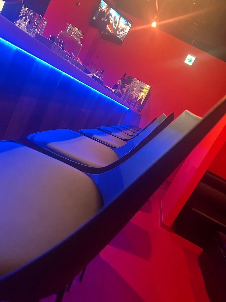 BAR PARURU