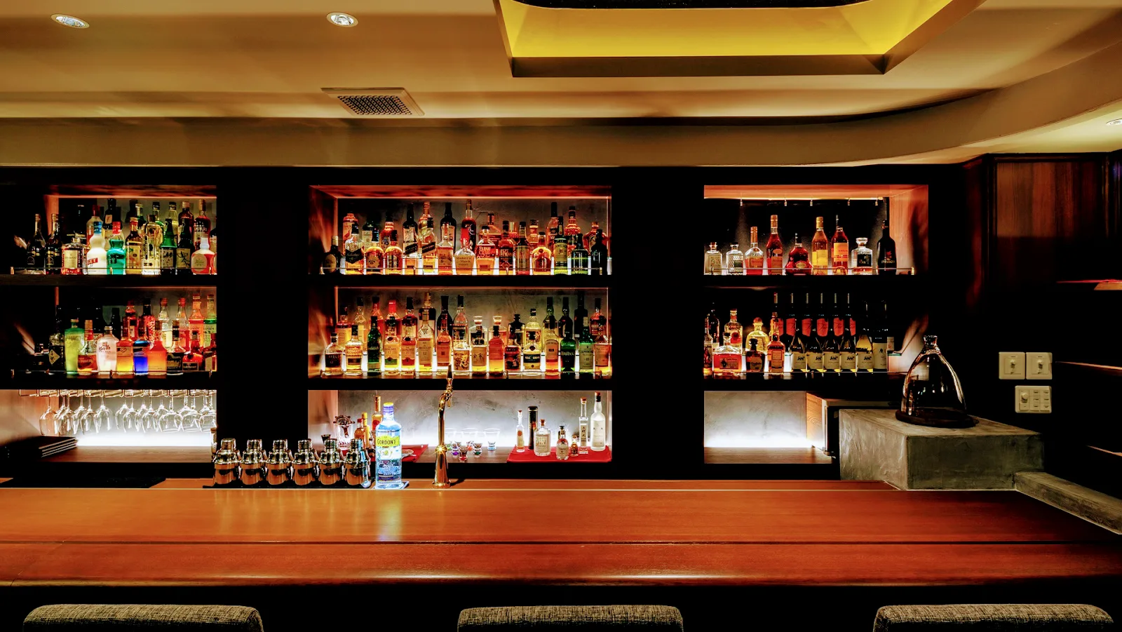 Bar W