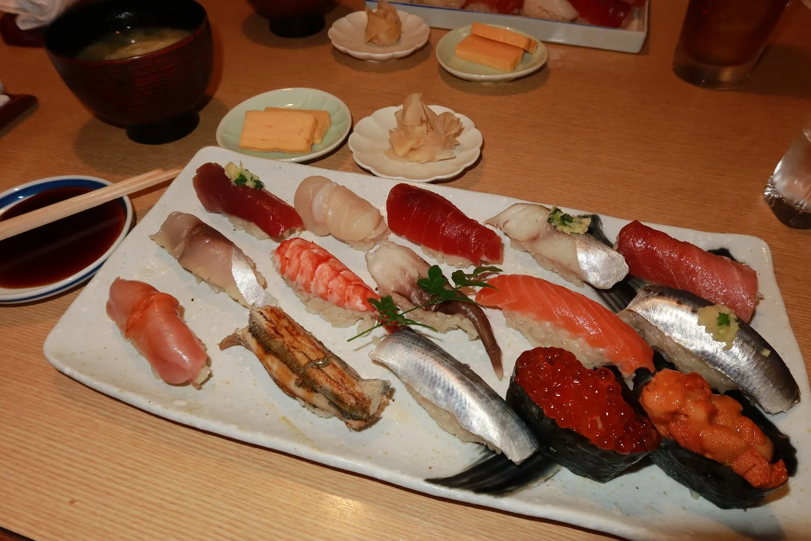 おひげ寿司本店