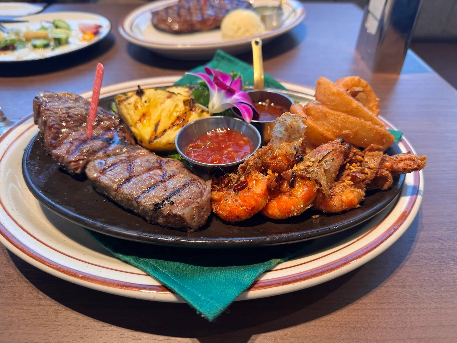 シズラー 大井町トラックス店
