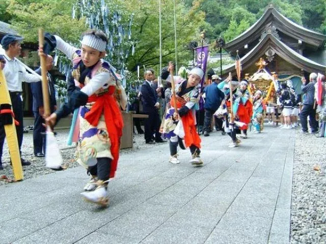 参考写真：祭りの行列