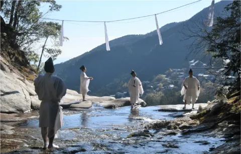 御滝注連縄張替式