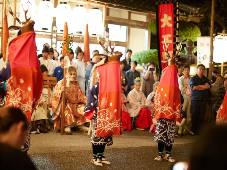 練物の八ッ鹿踊りは市指定文化財